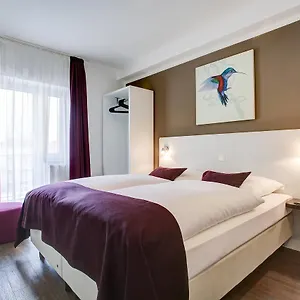 Hotell West